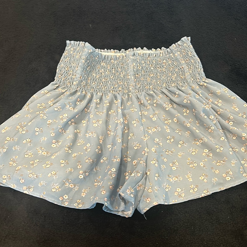 Blue flower pattern skort
